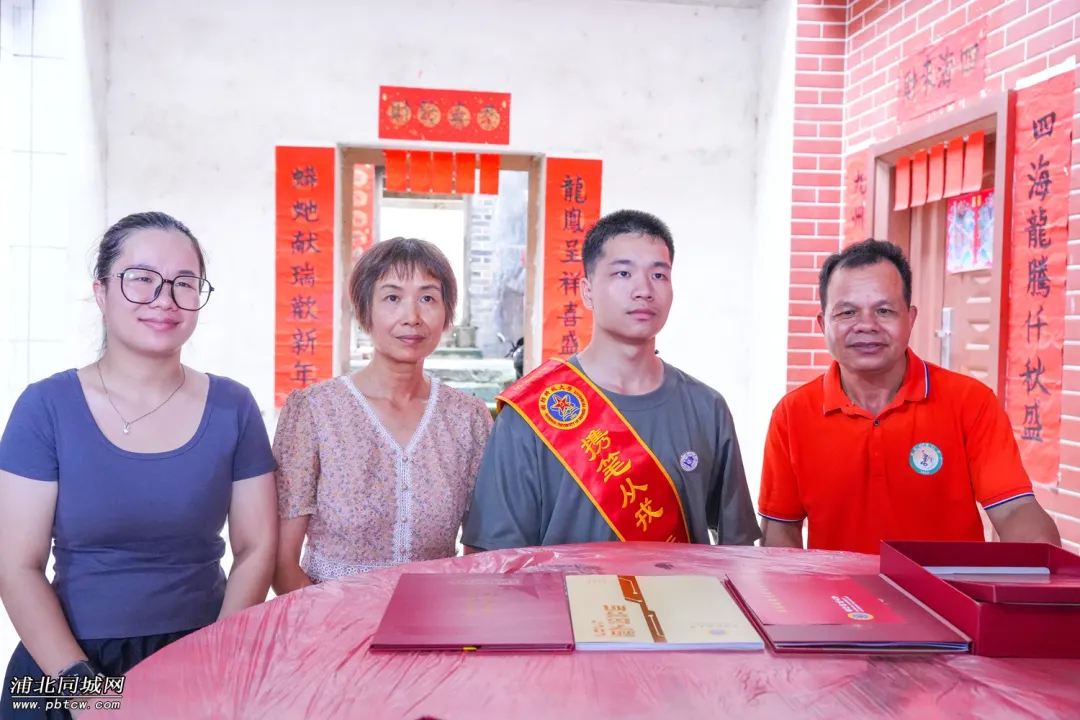 祝贺！浦北中学龙健明同学以636分成功考入国防科技大学